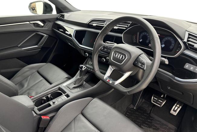 AUDI Q3 Photo 6