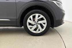 VOLKSWAGEN Tiguan Photo 5