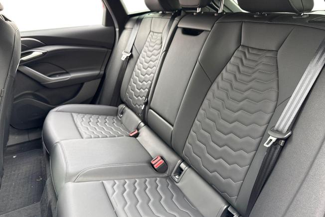 AUDI A6 E-Tron Avant Photo 9