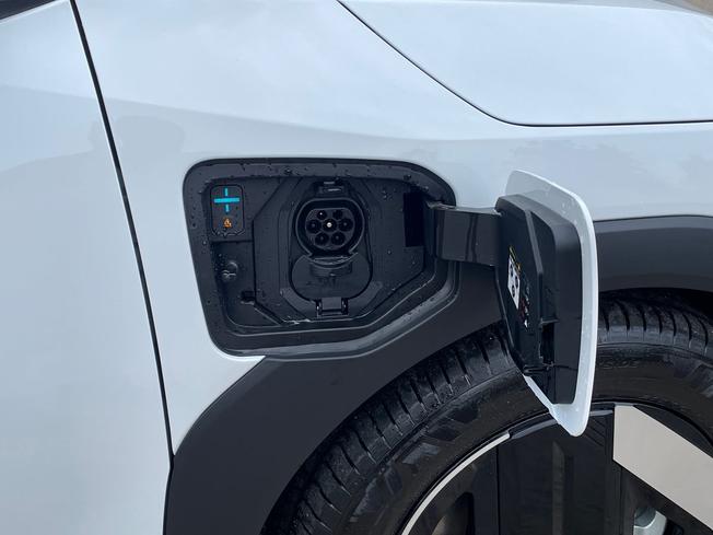 KIA EV4 Photo 25