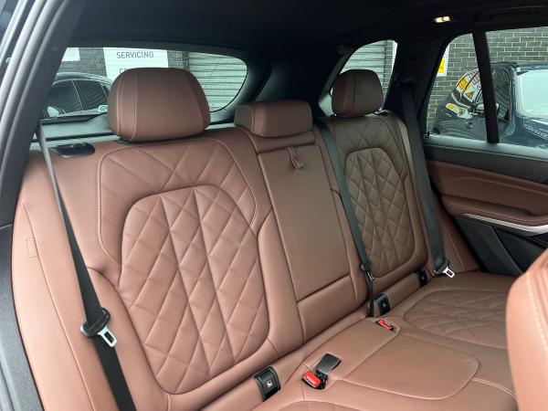 BMW X5 Photo autoimg-5274b2aea39f4be3deba391d9955a67b5e717c16.jpg
