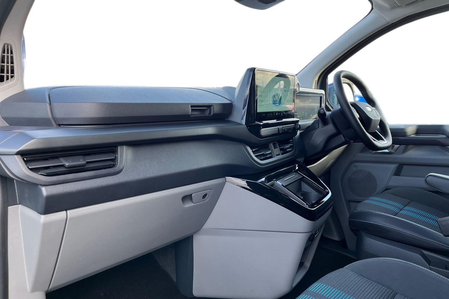 Ford TRANSIT CUSTOM Photo 2