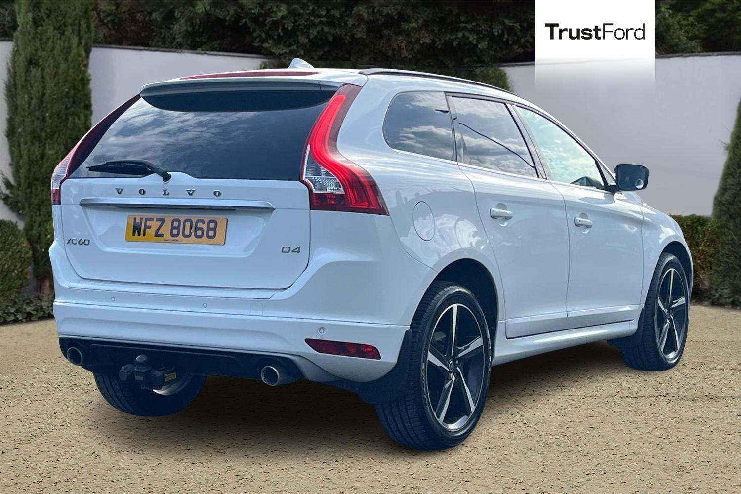 Volvo XC60 Photo 3