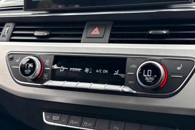 AUDI A4 Photo 26