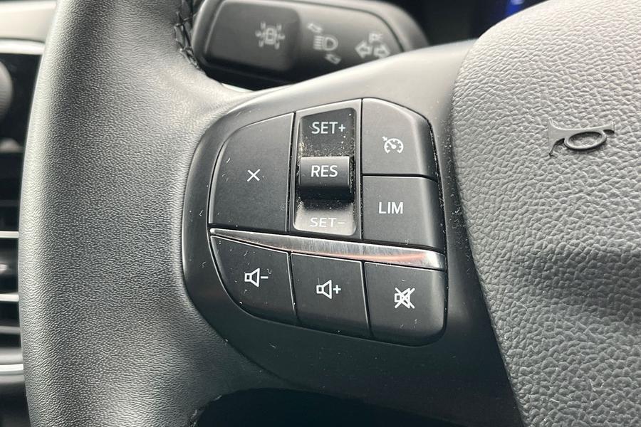 Ford Kuga Photo autoimg-5279b938d23d975696b5fa32c12b01bedb9ea8de.jpg