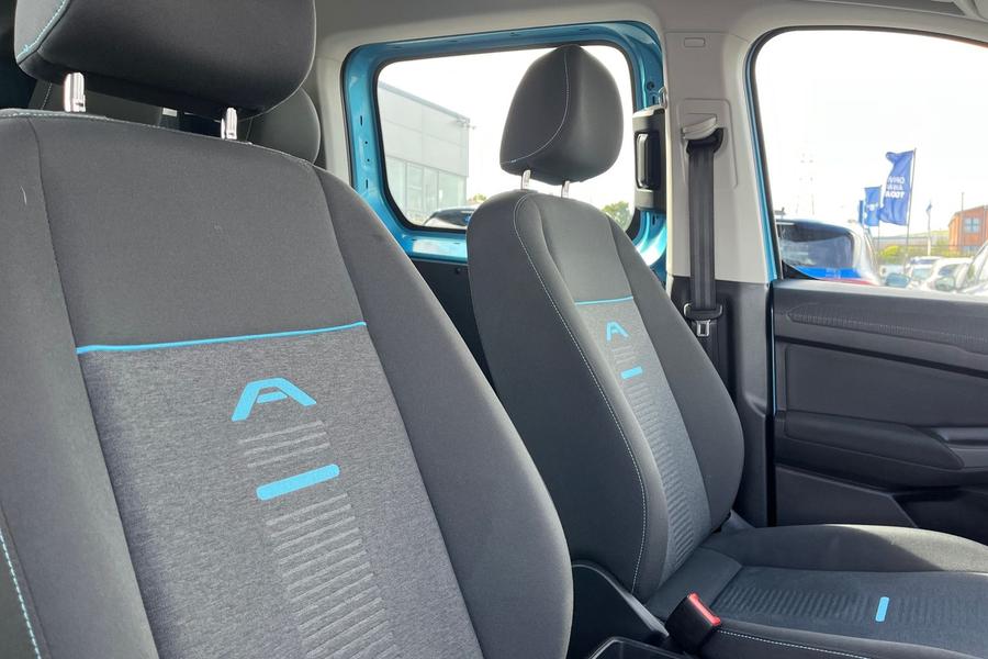 Ford TRANSIT CONNECT Photo autoimg-527a091d3bffd12405226cdfa8687e240da2a4c4.jpg