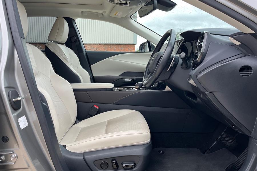 Lexus RX Photo autoimg-527aa5dcc036b392f19b5bbd1a2e78ddf4d7cf30.jpg