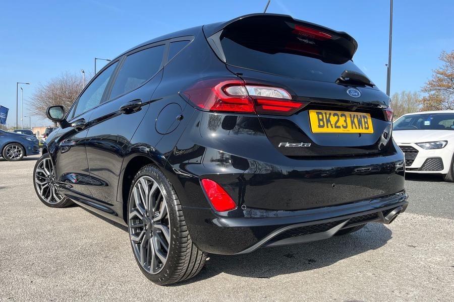 Ford FIESTA Photo autoimg-527f6b251b020195edb1bdd64f3bd74169734908.jpg