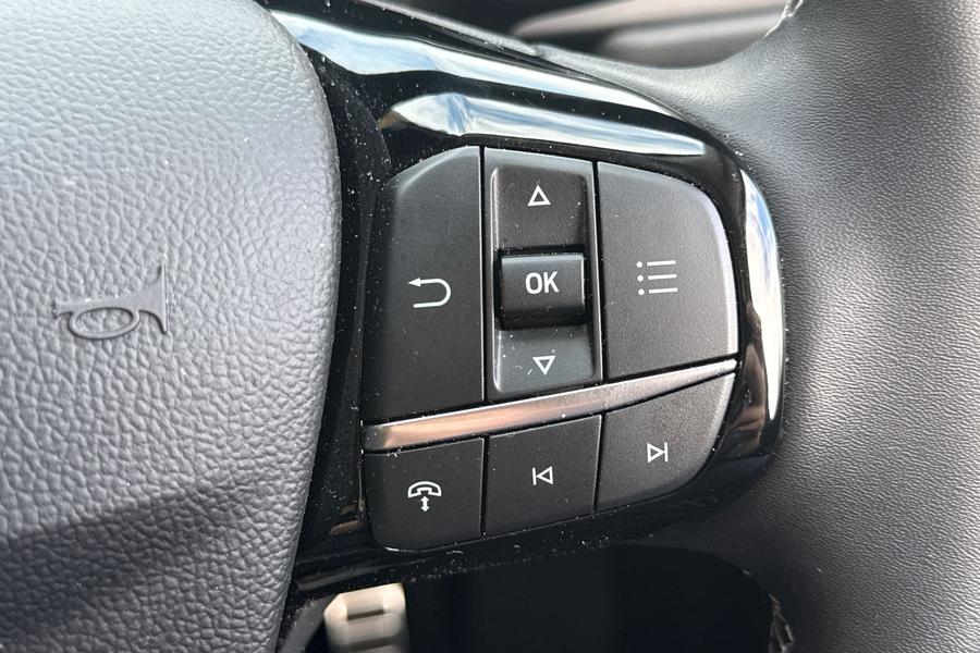 Ford KUGA Photo autoimg-5281d1675bb616622e74c80a728ae5ecc86dc8e0.jpg