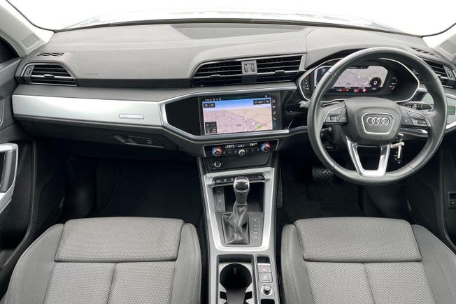 AUDI Q3 Photo 10