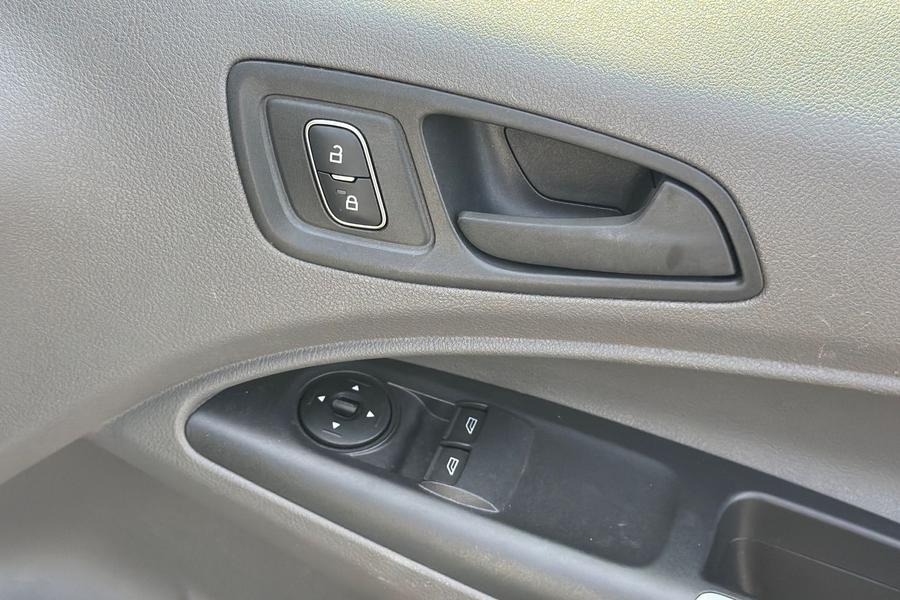 Ford TRANSIT CONNECT Photo autoimg-5285a4b3aa7a546f6e1201fc6c4f005d59c7e941.jpg