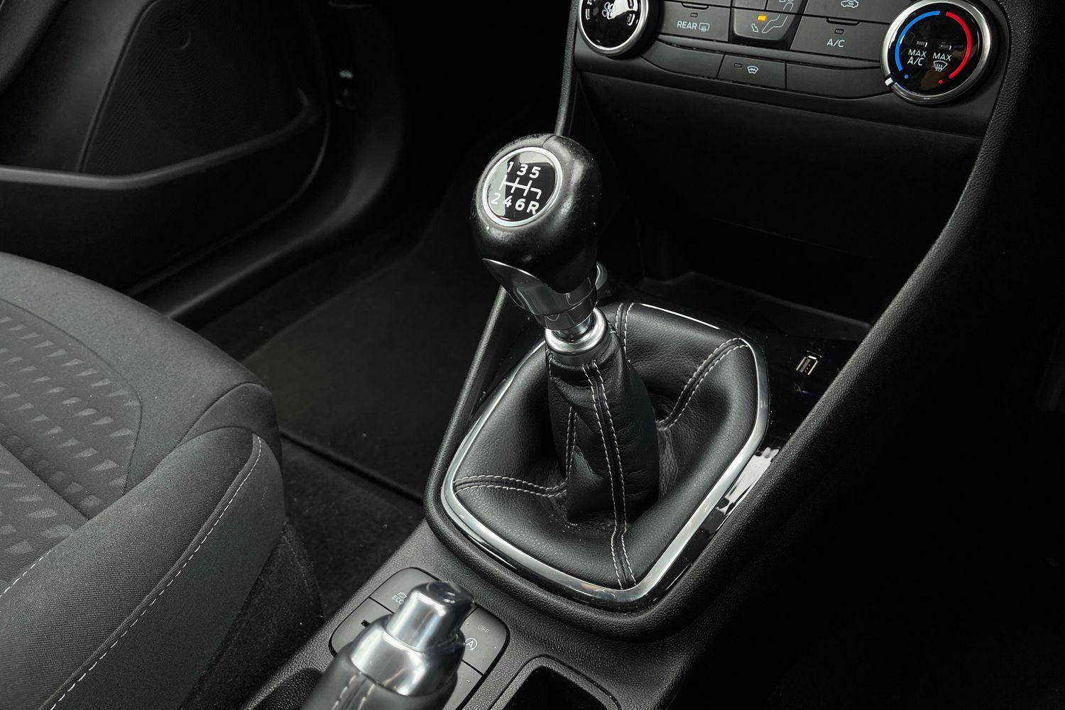 Ford Fiesta Photo 34