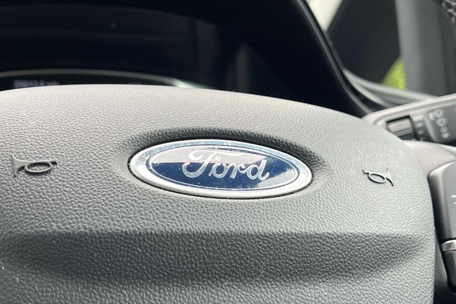 Ford Fiesta Photo autoimg-5288ca5677d35a94e87fe58db5c8e18d5e16dfcd.jpg