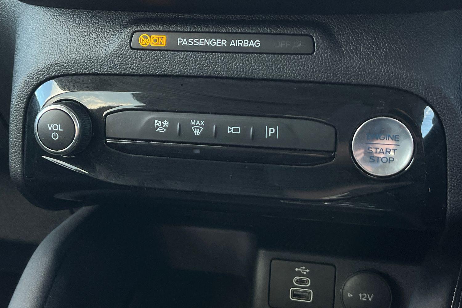 Ford KUGA Photo 33