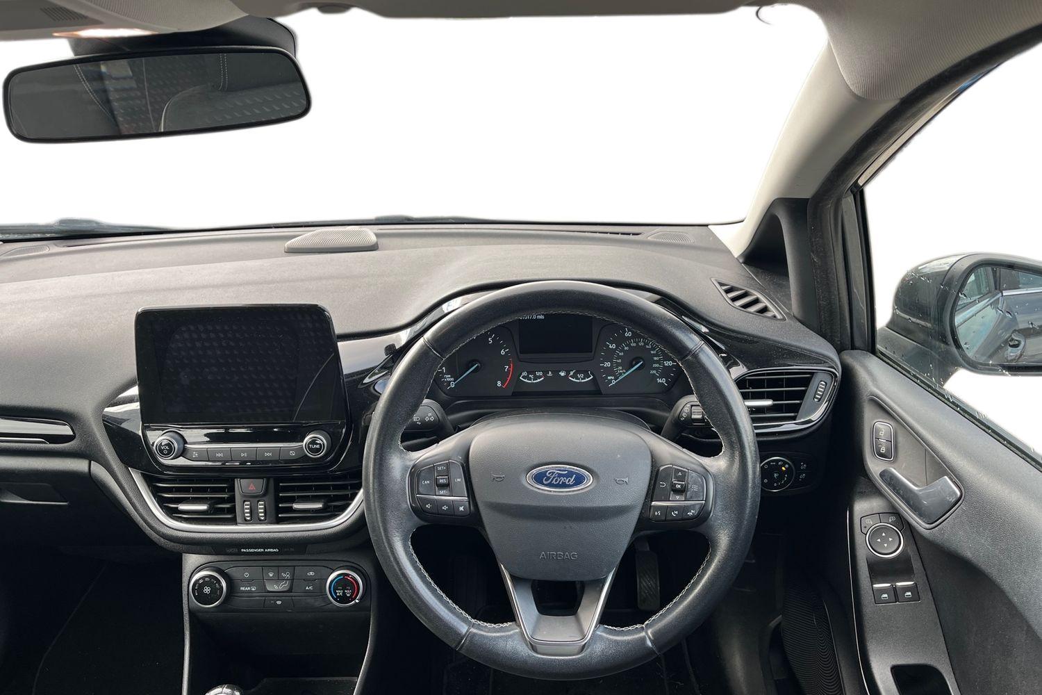 Ford FIESTA Photo 10