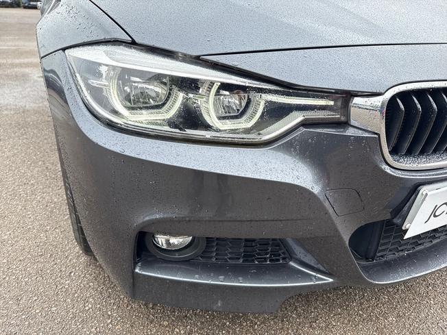 BMW 3 Series Photo 32