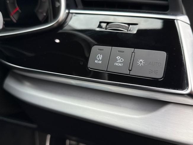 AUDI Q7 Photo 31