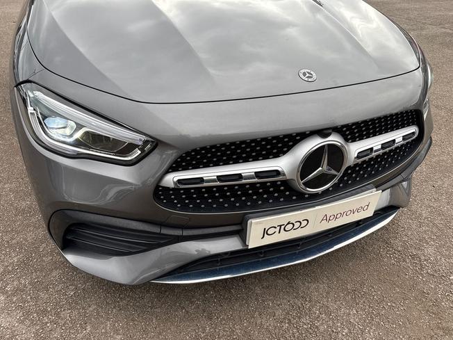 Mercedes-Benz GLA Photo 30