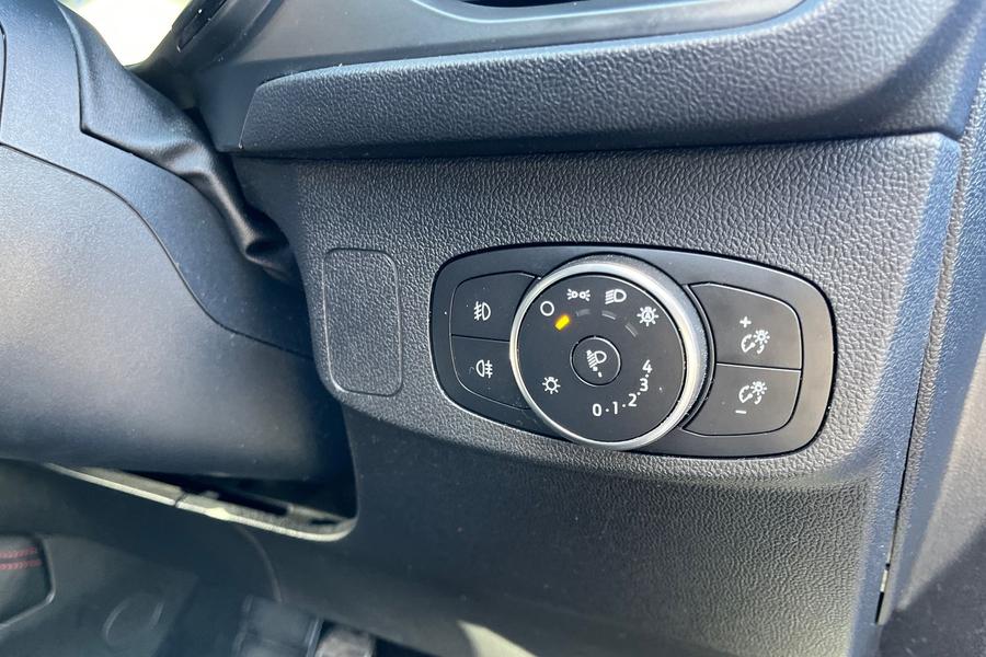 Ford Focus Photo autoimg-5295f0cd9e57ad778ac39f750c5bd6c7279be431.jpg