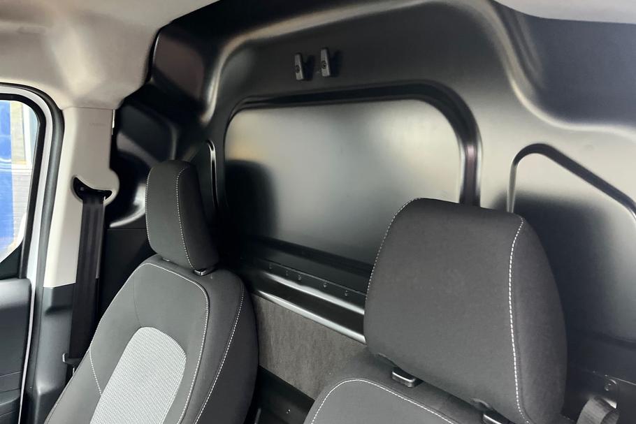 Used Ford TRANSIT COURIER LO25TZX 27