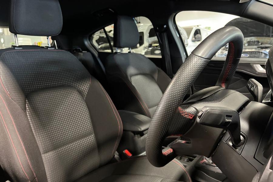 Ford FOCUS Photo autoimg-529747f288e7f575abcfc878b27a71ac841d6c60.jpg
