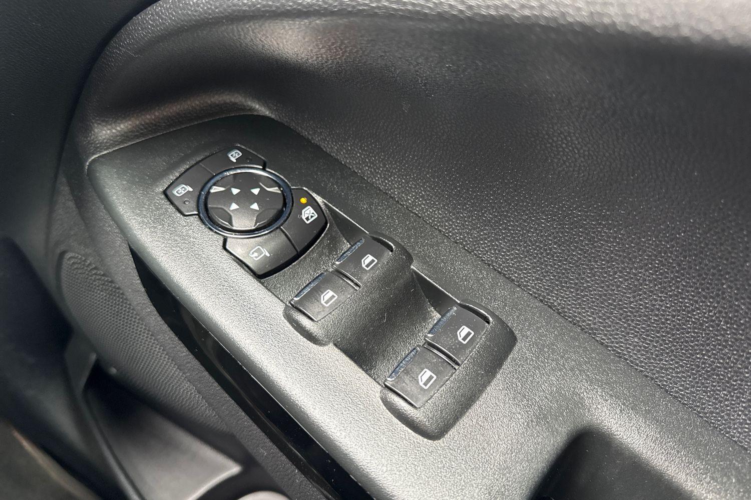 Ford ECOSPORT Photo 15