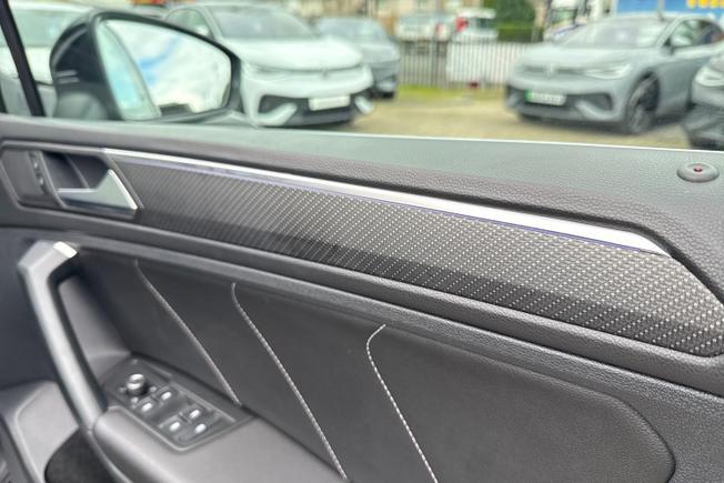 VOLKSWAGEN Tiguan Photo 27