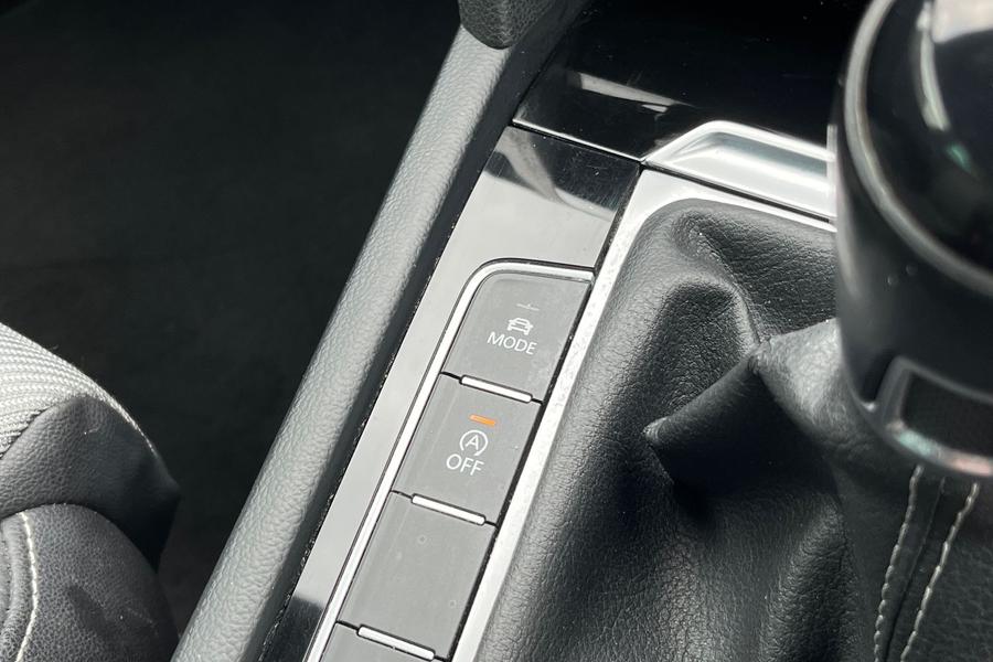 Volkswagen PASSAT Photo autoimg-529e6006755084bb5b3e8b301ae962cd80a0066e.jpg
