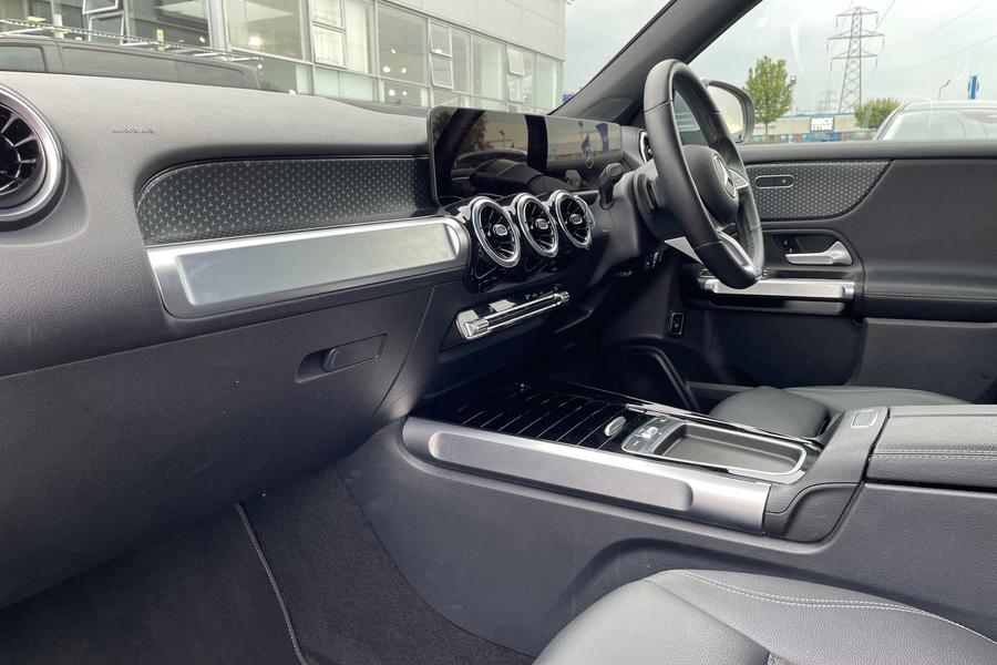 Mercedes-Benz GLB Photo autoimg-529ef6e84ca77b3f40edfede859361eea1fe2d1e.jpg