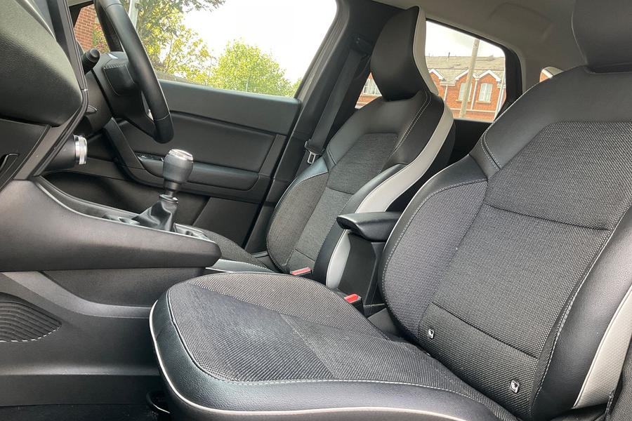 Renault CAPTUR Photo autoimg-52a45d13671762e30aac4892b68e968c5bbd5cb2.jpg