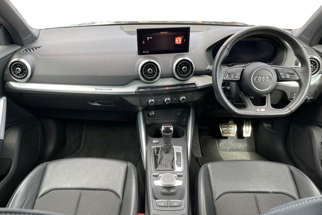 AUDI Q2 Photo 10