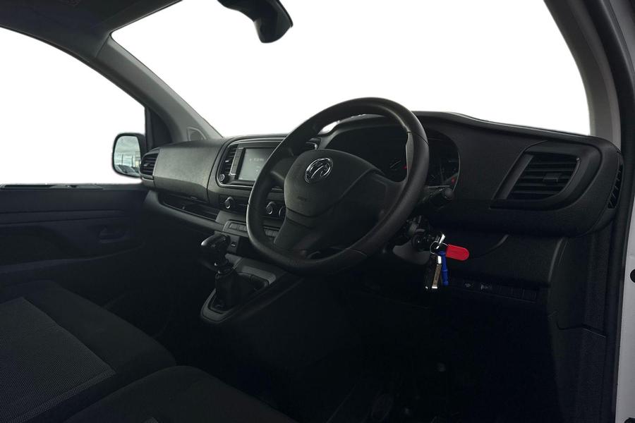 Vauxhall VIVARO Photo autoimg-52acbfebdc854b911610cdee3b08f2957335fbde.jpg