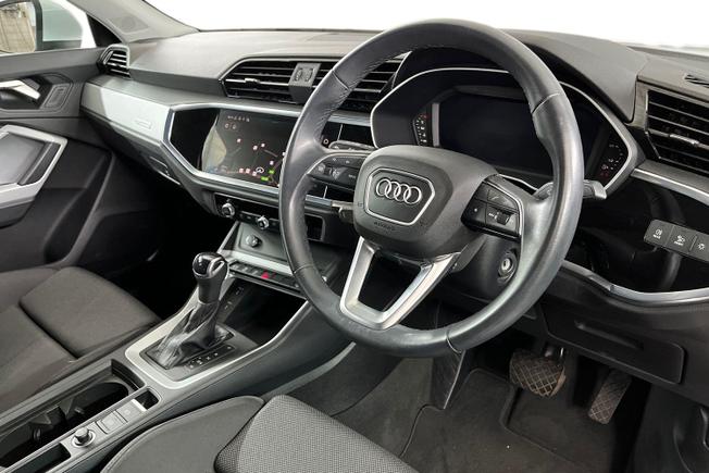 AUDI Q3 Photo 6