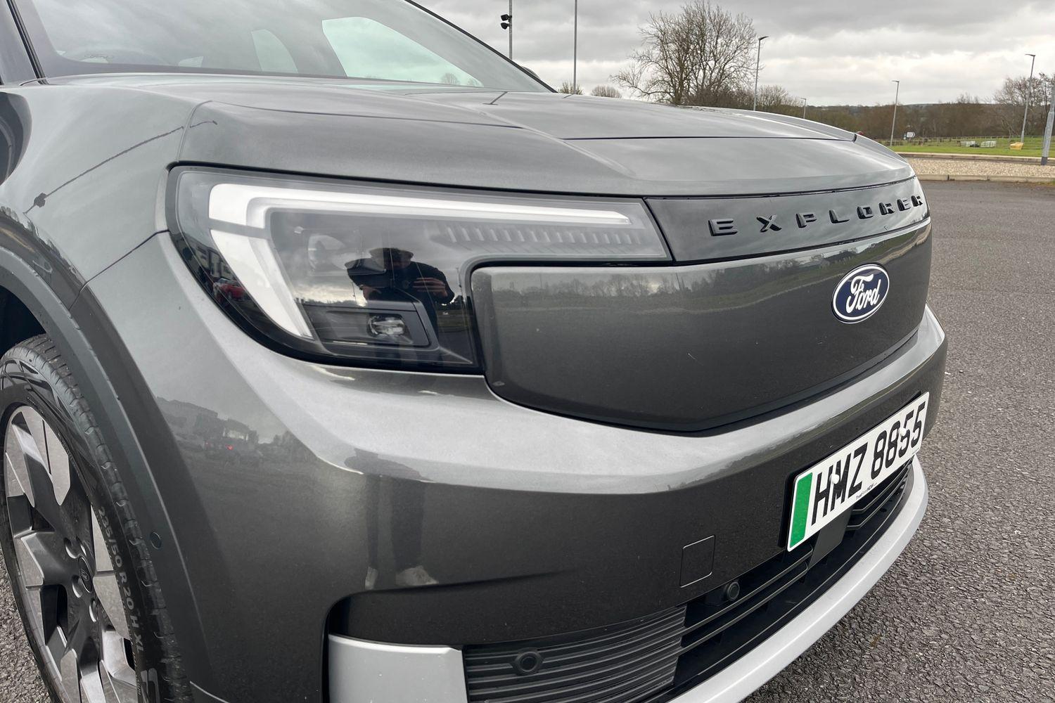 Ford Explorer Photo 22