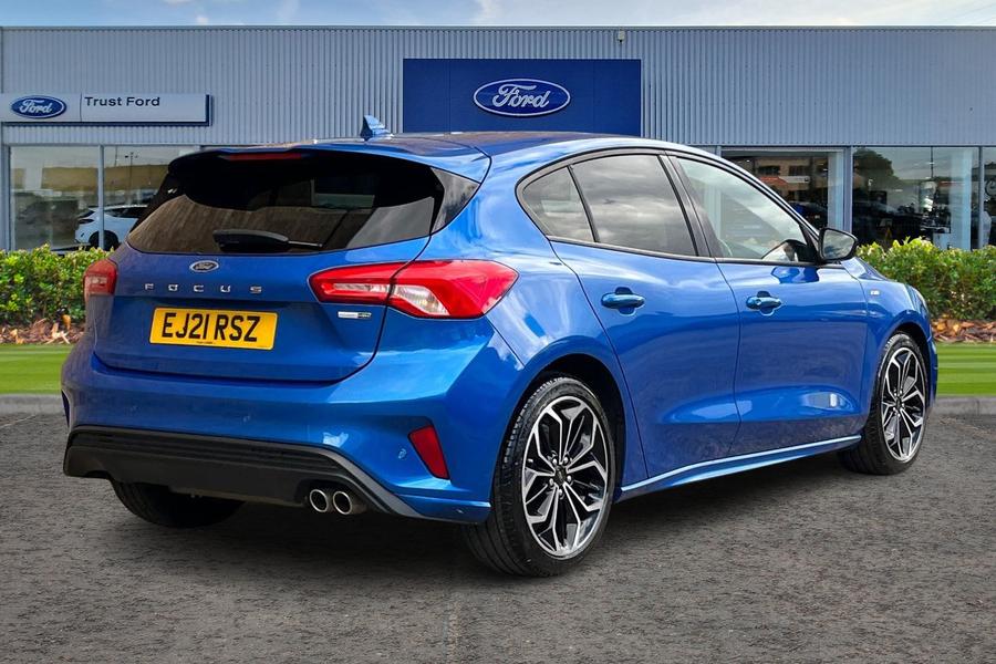 Ford FOCUS Photo autoimg-52b56a359eb0fac9a1eede75a6e420e2b53ffef6.jpg