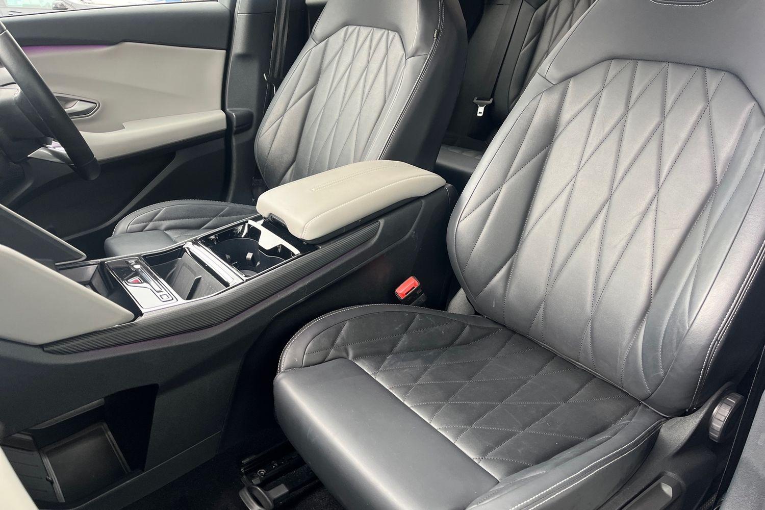 Ford Explorer Photo 18