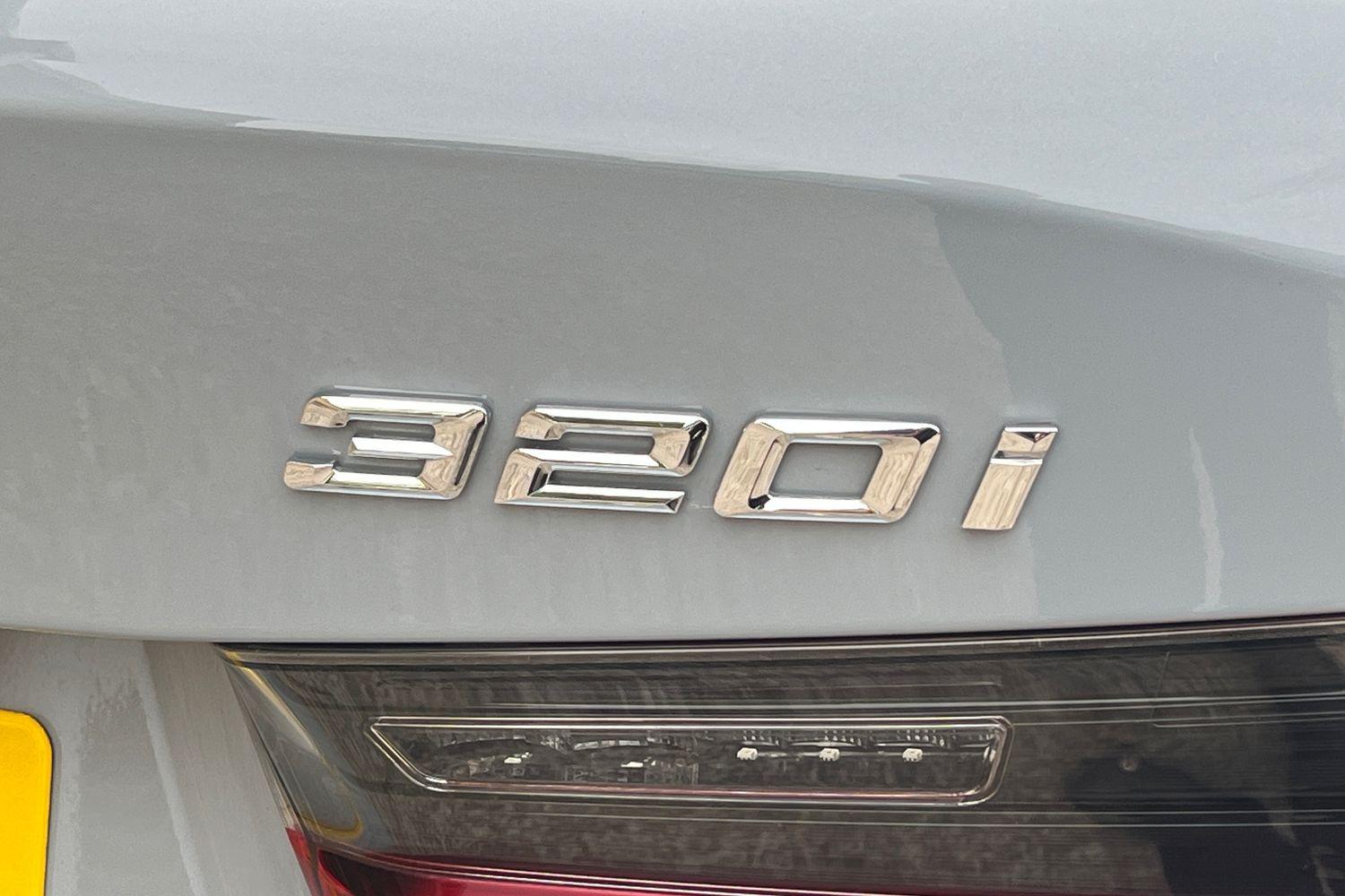 BMW 3 SERIES Photo 38