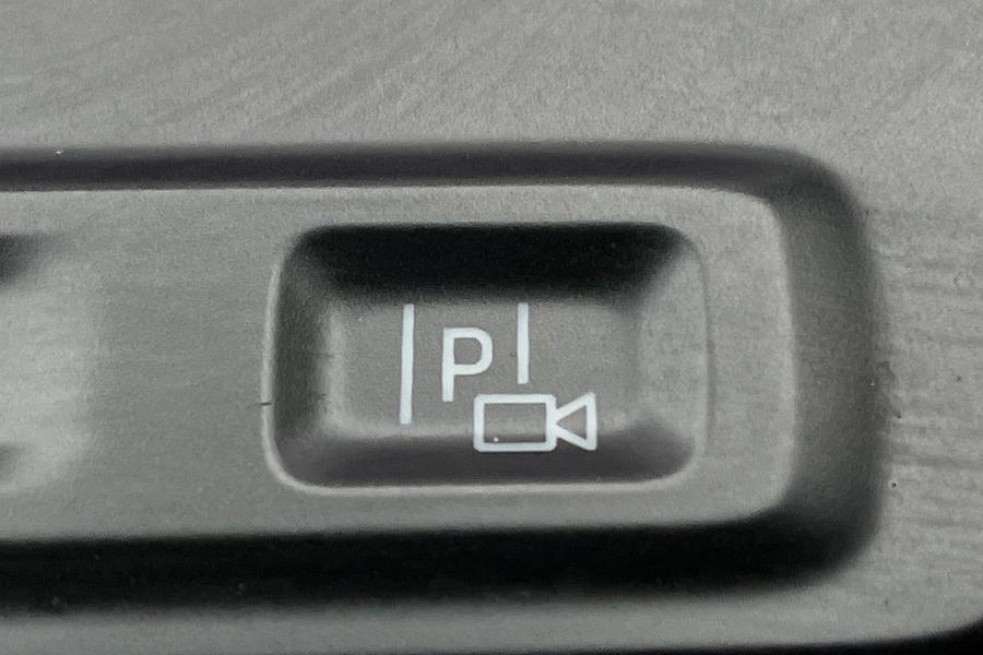Ford Explorer Photo autoimg-52baea6dc95dbdc0dd765e1c385448a40891e2e2.jpg