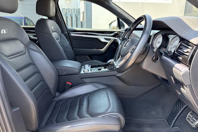 VOLKSWAGEN Touareg Photo 52