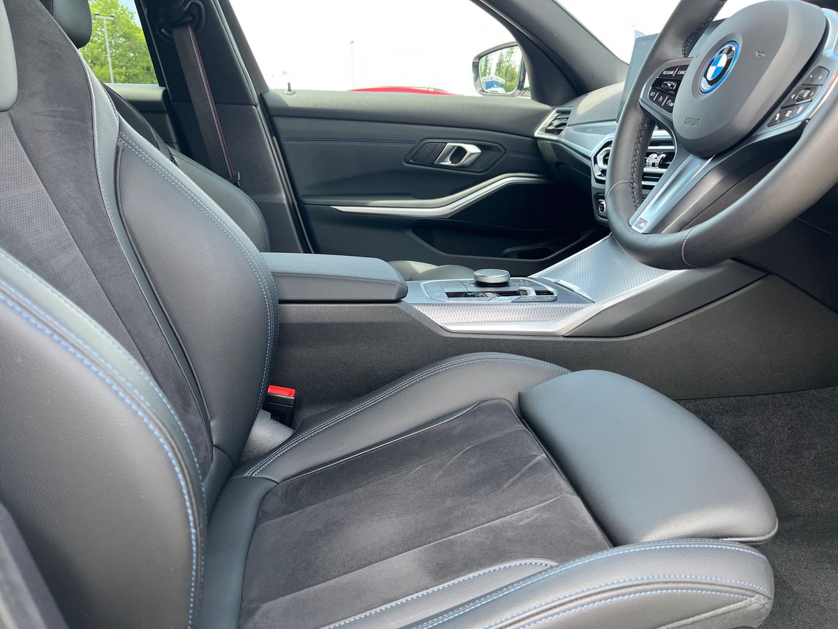 BMW 3 Series Photo 27