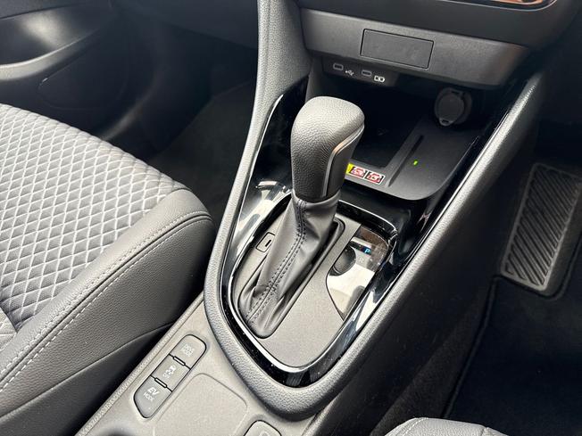 TOYOTA Yaris Photo 52