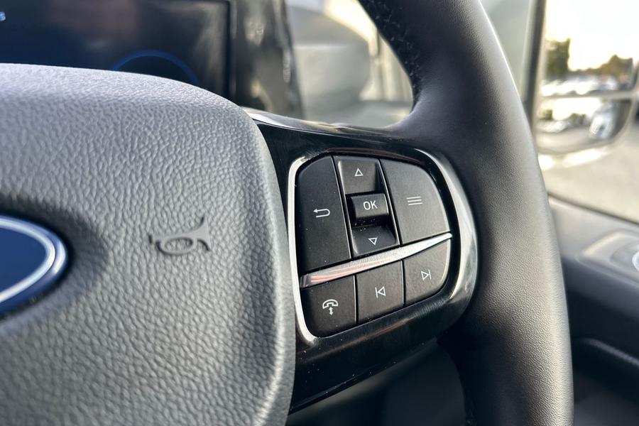 Ford TRANSIT CUSTOM Photo autoimg-52bfd454c39d627e5d033966fec32d6329e00bd5.jpg