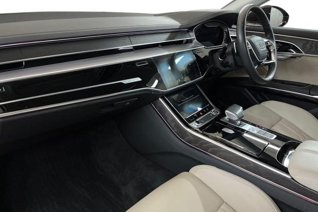 Audi A8 Photo 2