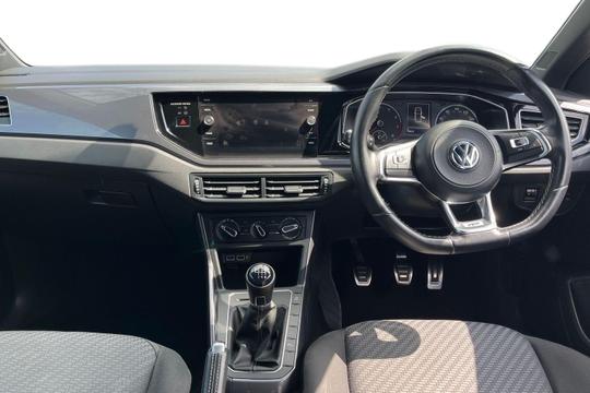 Volkswagen Polo Photo autoimg-52c61fd6243c7b480efc5a1d3dcb2a7ae3200f32.jpg