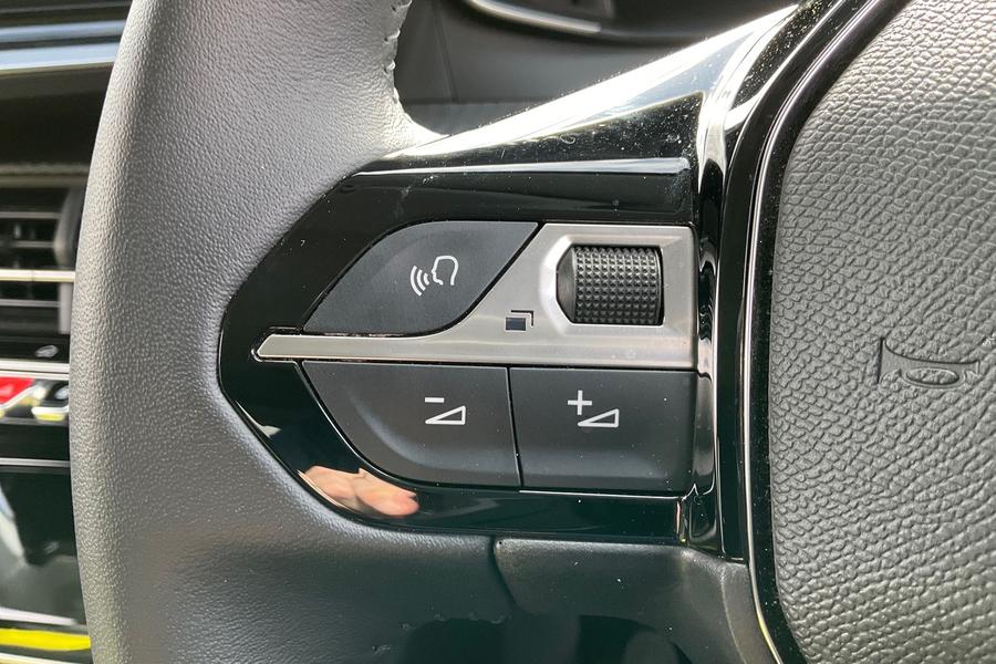 Peugeot 208 Photo autoimg-52c83abaf23e96c6830716084c4d43d8d1954942.jpg