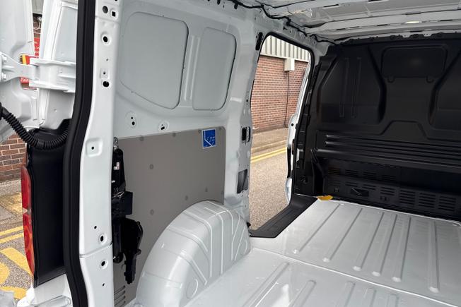 VOLKSWAGEN  Transporter Photo 29