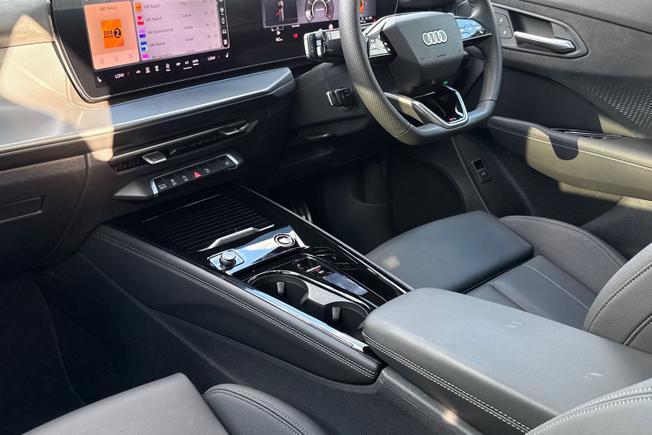 AUDI Q3 Photo 26