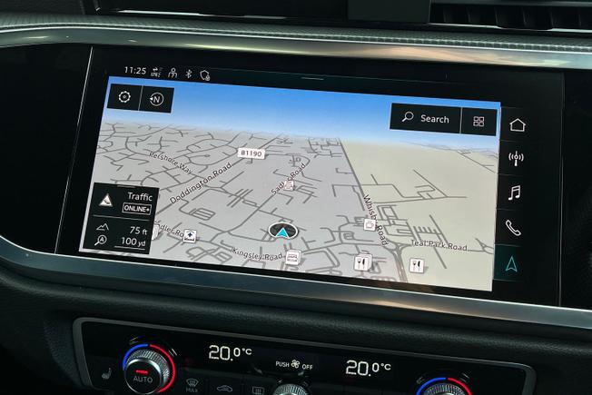 AUDI Q3 Photo 14