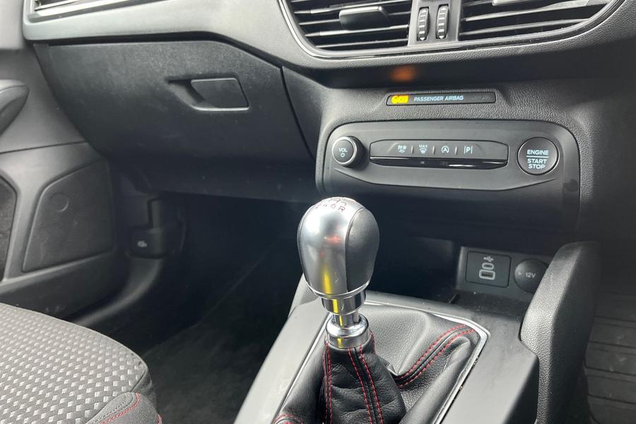 Ford FOCUS Photo autoimg-52db3ee4b71f445fc78b212a2140061cf7732d2c.jpg