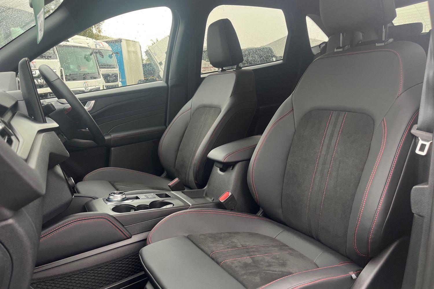 Ford KUGA Photo 16